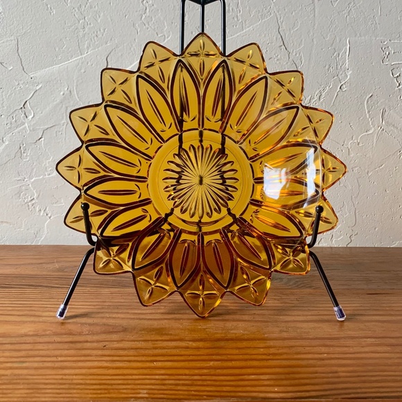 Vintage Federal Glass Petal Amber Bowl – 8" Sunflower Pressed Glass - Picture 8 of 14